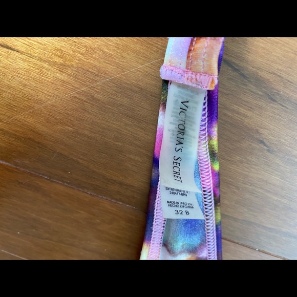 Victoria’s Secret bikinis tops 32B and bottom XS - Picture 5 of 12